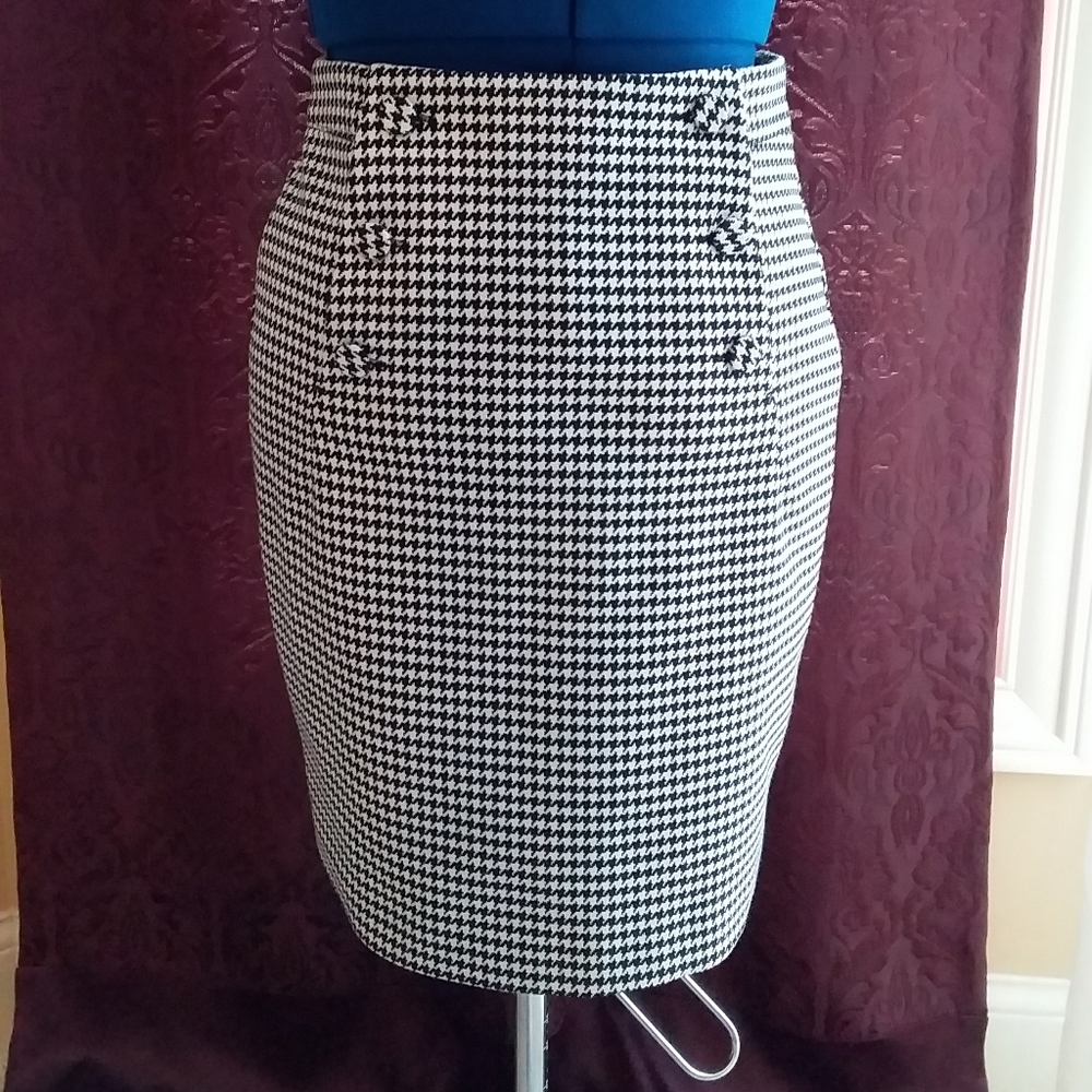 Black & white skirt